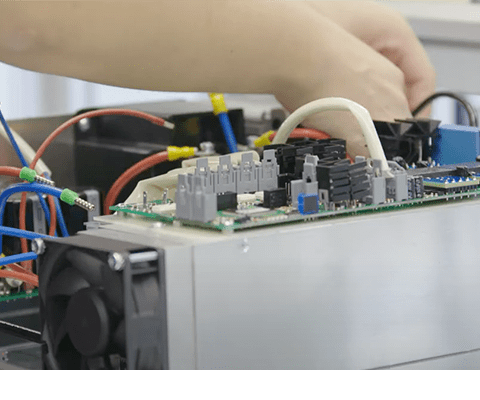Individuelle Entwicklung im technischen Bereich bei der REO Elektronik AG Schweiz – maßgeschneiderte Produkte mit Berücksichtigung elektrischer und mechanischer Parameter